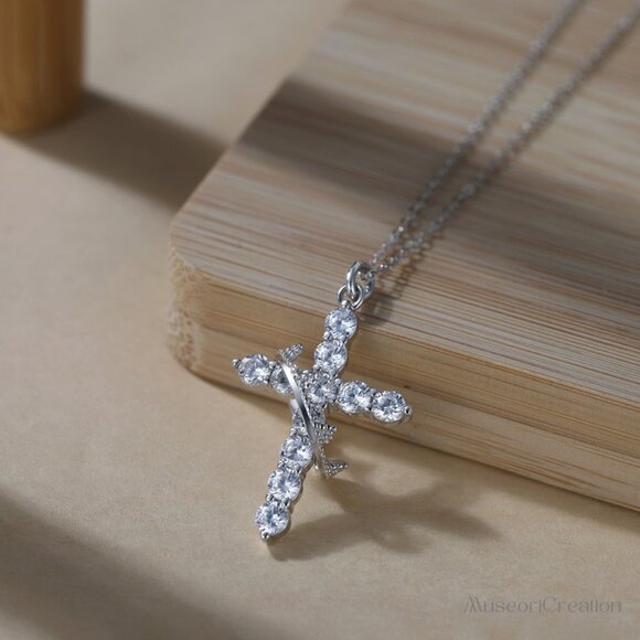 Y2K Spinning Crown Cross Necklace, Rotatable 925 Silver Cross Halo Necklace - Picture 4 of 8